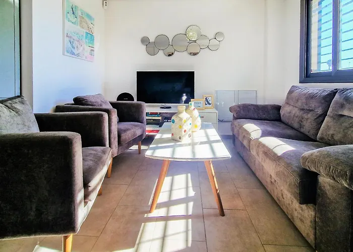 3 Bedroom In Holiday home